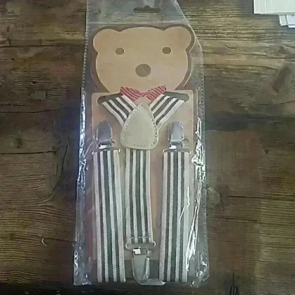 Stripe Suspenders and gray bow tie. - Picture 1 of 2